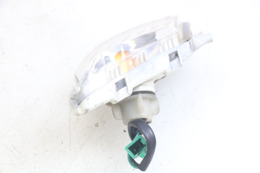 photo de CLIGNOTANT AVANT DROIT YAMAHA X-MAX XMAX 250 (2006 - 2009) - Détail de la pièce