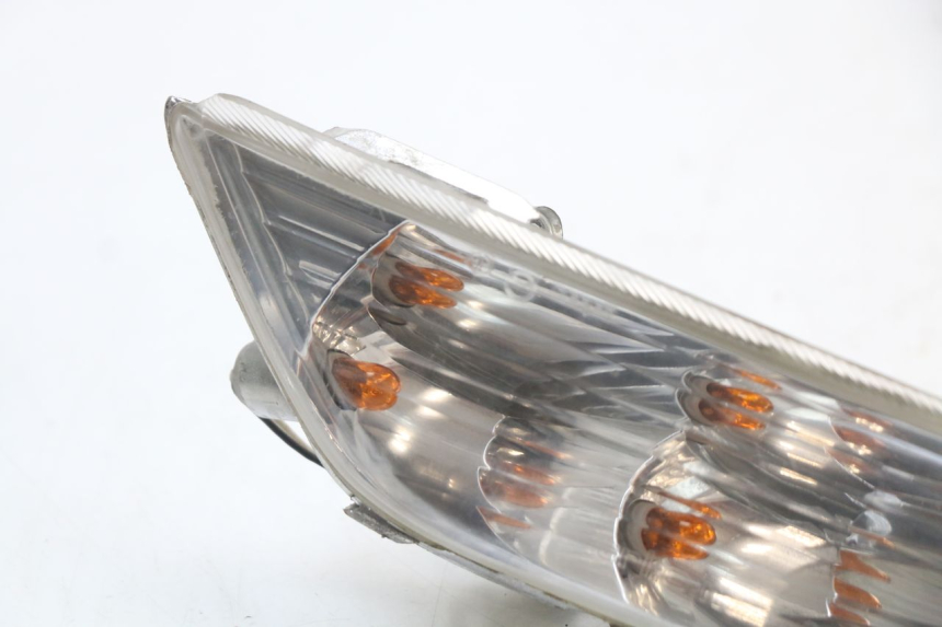 photo de CLIGNOTANT AVANT DROIT PIAGGIO X8 125 (2004 - 2007) - Détail de la pièce