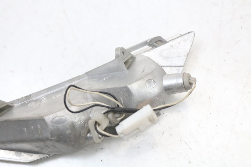 photo de CLIGNOTANT AVANT DROIT PIAGGIO X8 125 (2004 - 2007) - Vue d’ensemble