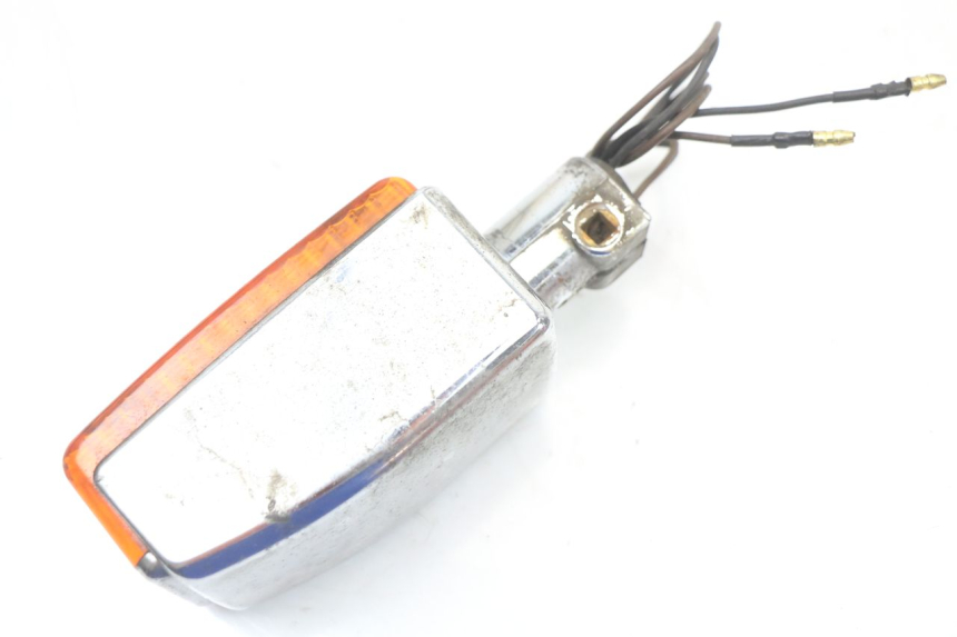 photo de CLIGNOTANT AVANT DROIT YAMAHA XJ F 900 (1983 - 1994) - Autre angle de vue