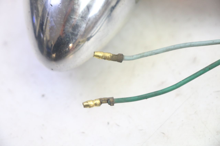 photo de CLIGNOTANT AVANT DROIT KYMCO ZING 125 (1997 - 2003) - Gros plan technique