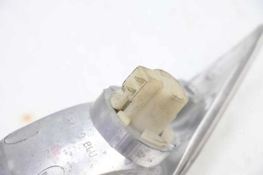 photo de CLIGNOTANT AVANT DROIT PIAGGIO ZIP 4T 50 (2006 - 2017) - Vue d’ensemble