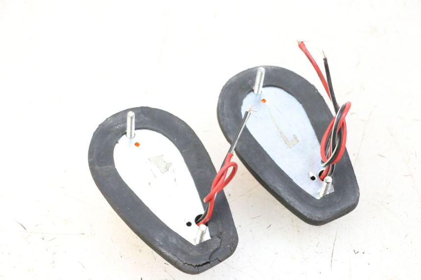 photo de CLIGNOTANT AVANT YAMAHA FJ 36Y 1100 (1984 - 1985) - Gros plan technique