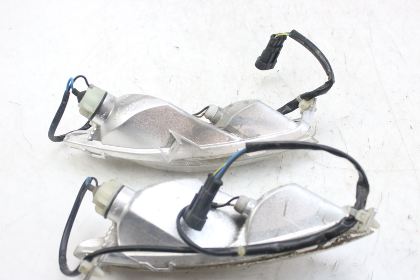 photo de CLIGNOTANT AVANT PIAGGIO FLY 4T 50 (2013 - 2017) - Détail de la pièce