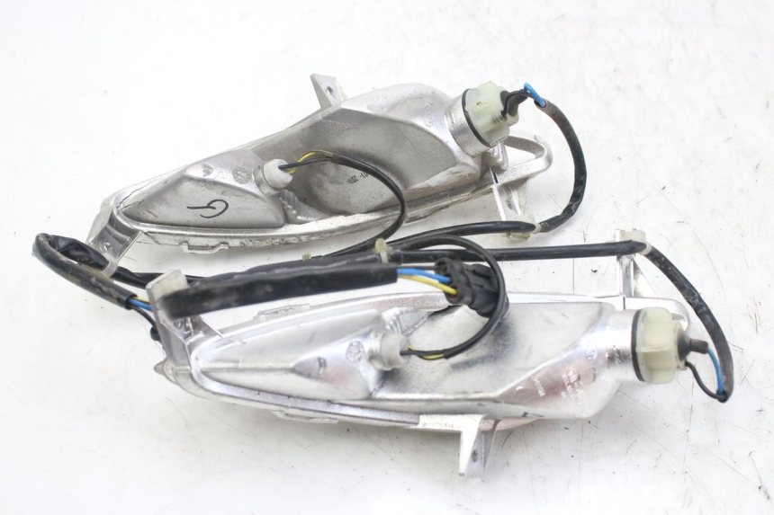 photo de CLIGNOTANT AVANT PIAGGIO FLY 4T 50 (2013 - 2017) - Zoom état d’usage