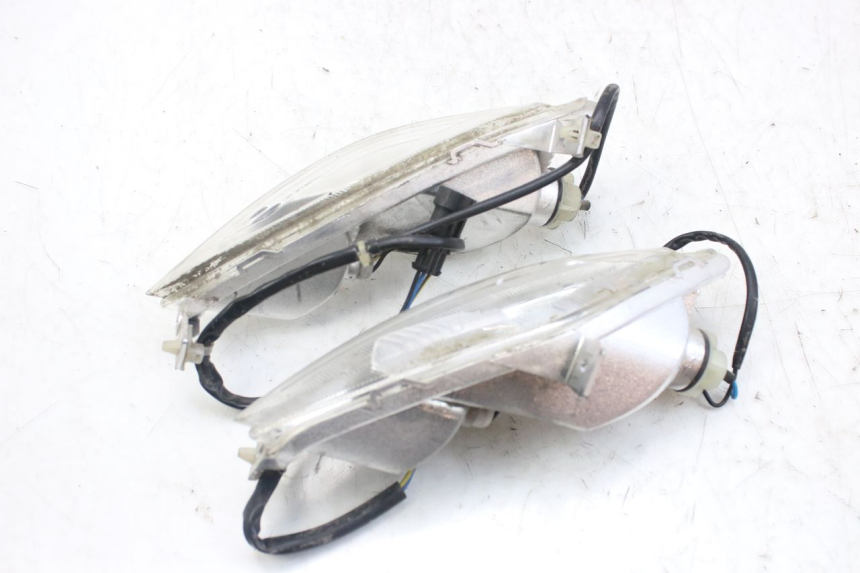 photo de CLIGNOTANT AVANT PIAGGIO FLY 4T 50 (2013 - 2017) - Autre angle de vue