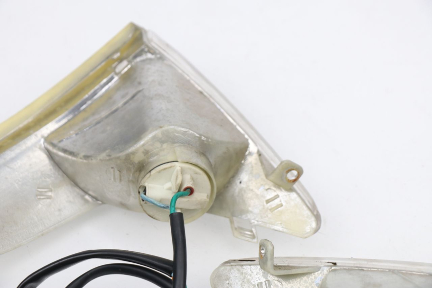 photo de CLIGNOTANT AVANT REVATTO FUTURA GT 125 (2006 - 2008) - Autre angle de vue