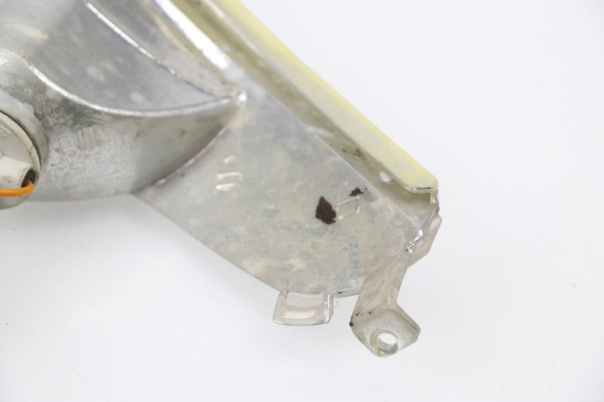 photo de CLIGNOTANT AVANT REVATTO FUTURA GT 125 (2006 - 2008) - Points de fixation