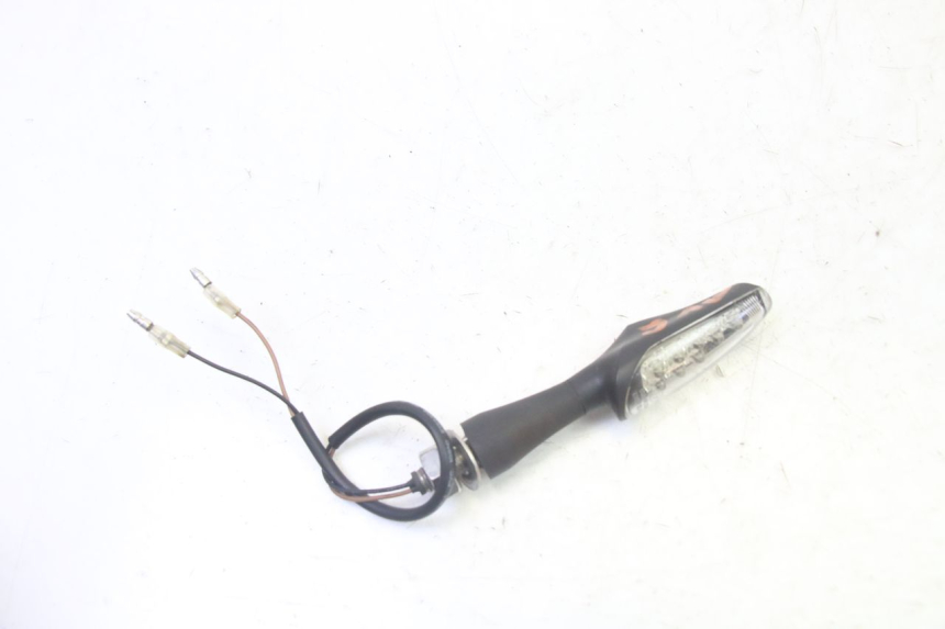 photo de CLIGNOTANT AVANT GAUCHE QUADRO 4 4D 350 (2015 - 2018) - Zoom état d’usage