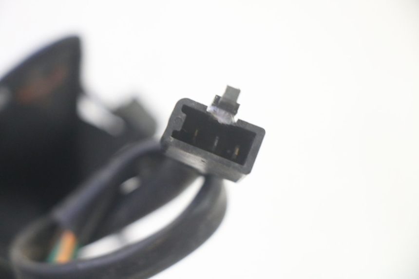 photo de CLIGNOTANT AVANT GAUCHE KYMCO AGILITY 16+ 4T 50 (2018 - 2023) - Vue d’ensemble