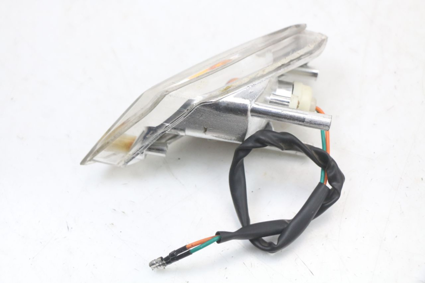 photo de CLIGNOTANT AVANT GAUCHE KYMCO AGILITY 4T 50 (2018 - 2022) - Gros plan technique