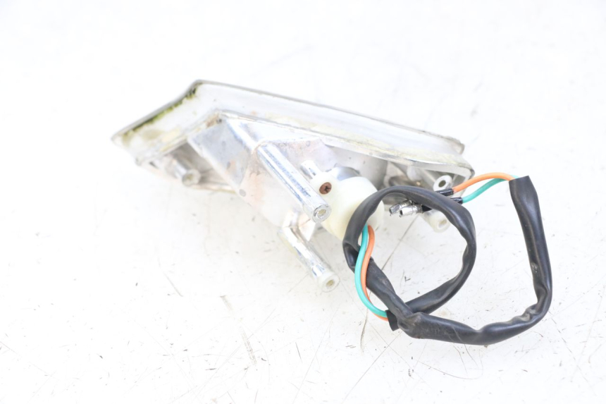 photo de CLIGNOTANT AVANT GAUCHE KYMCO AGILITY 4T 50 (2018 - 2022) - Gros plan technique