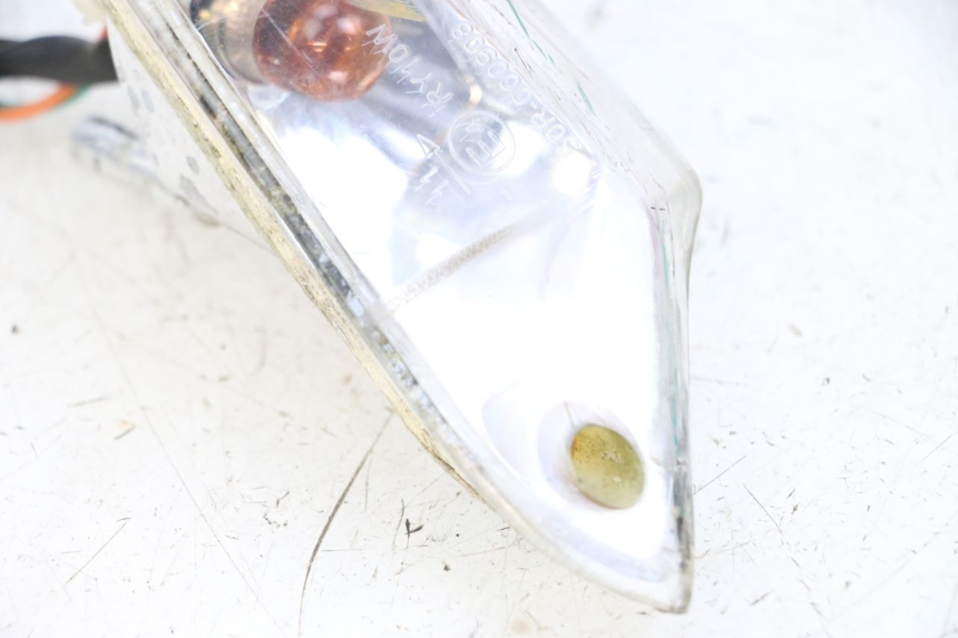 photo de CLIGNOTANT AVANT GAUCHE KYMCO AGILITY 4T 50 (2018 - 2022) - État de surface