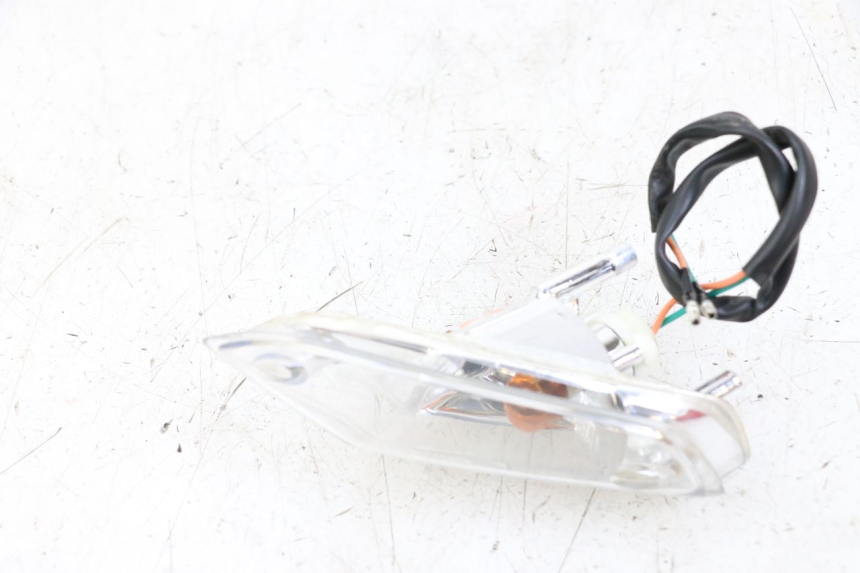 photo de CLIGNOTANT AVANT GAUCHE KYMCO AGILITY 4T 50 (2018 - 2022) - Détail de la pièce