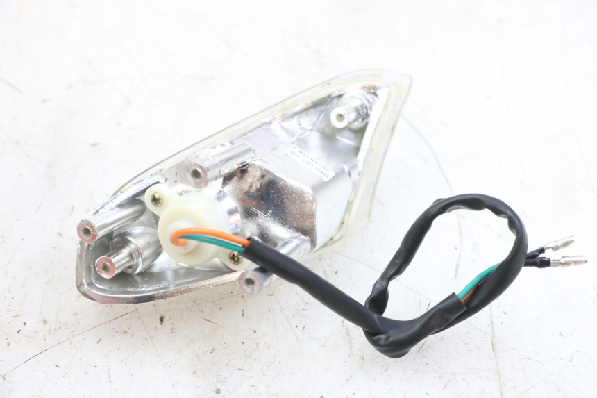 photo de CLIGNOTANT AVANT GAUCHE KYMCO AGILITY 4T 50 (2018 - 2022) - Autre angle de vue