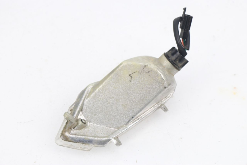 photo de CLIGNOTANT AVANT GAUCHE KYMCO AGILITY CITY 50 (2008 - 2016) - Gros plan technique