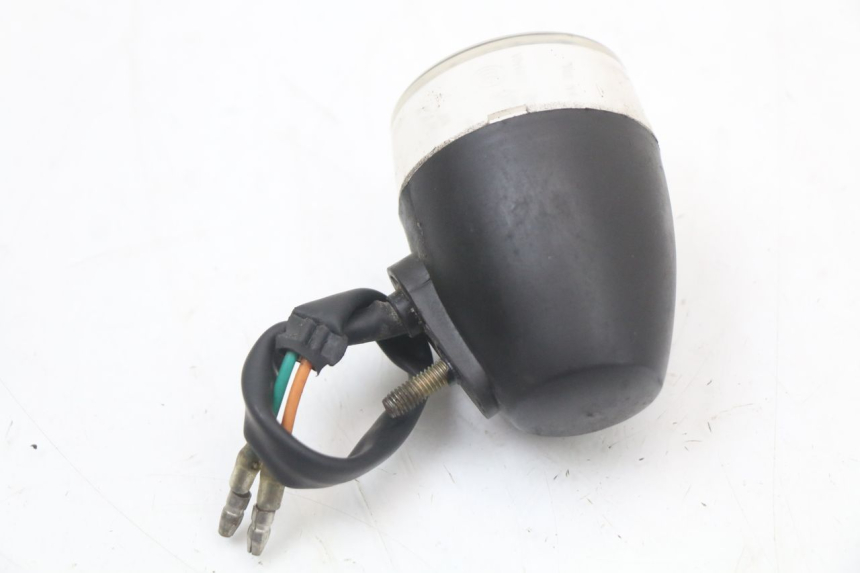 photo de CLIGNOTANT AVANT GAUCHE KYMCO AGILITY PREMIUM 50 (2007 - 2010) - Gros plan technique