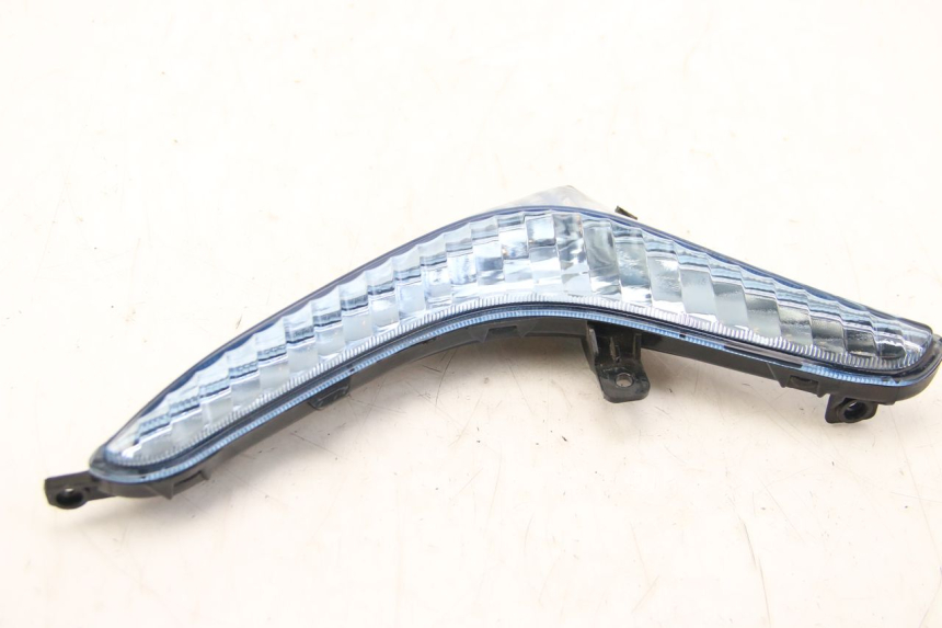 photo de CLIGNOTANT AVANT GAUCHE ECCITY ARTELEC 670 1 (2013 - 2017) - Détail de la pièce