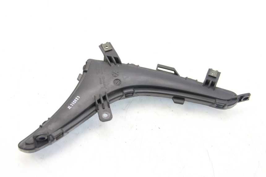 photo de CLIGNOTANT AVANT GAUCHE ECCITY ARTELEC 670 1 (2013 - 2017) - Autre angle de vue