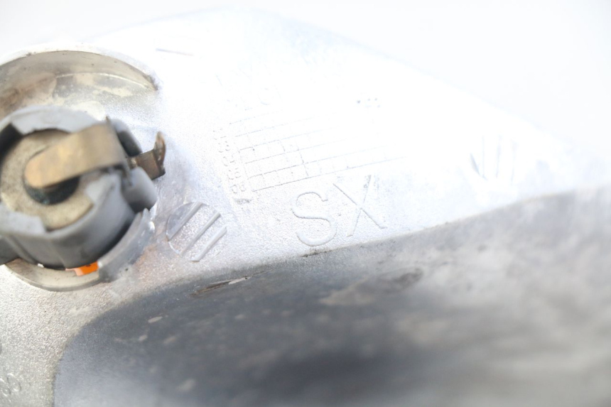 photo de CLIGNOTANT AVANT GAUCHE APRILIA ATLANTIC 500 (2002 - 2003) - Détail de la pièce