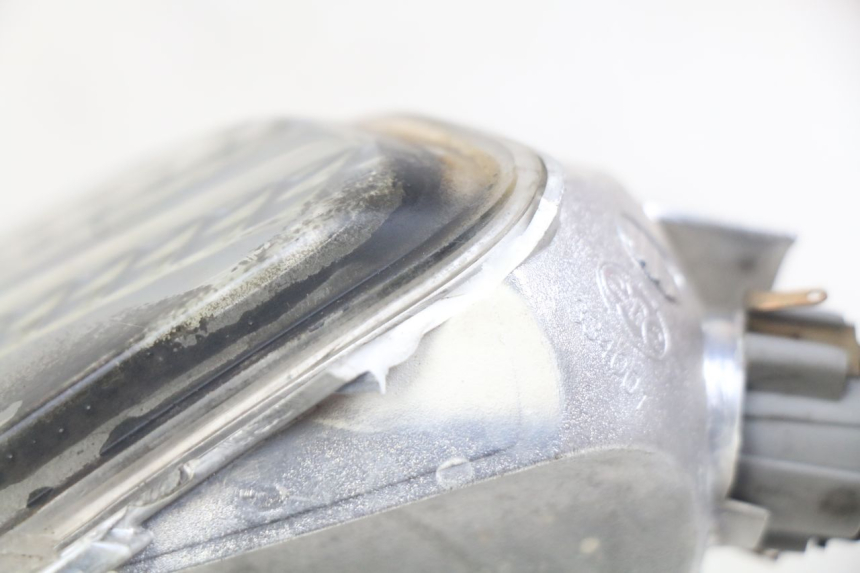 photo de CLIGNOTANT AVANT GAUCHE APRILIA ATLANTIC 500 (2002 - 2003) - Gros plan technique