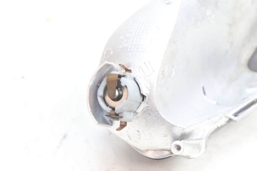 photo de CLIGNOTANT AVANT GAUCHE APRILIA ATLANTIC S 125 (2010 - 2013) - Points de fixation