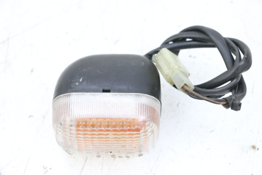 photo de CLIGNOTANT AVANT GAUCHE MBK BOOSTER SPIRIT NAKED 50 (2004 - 2017) - Gros plan technique