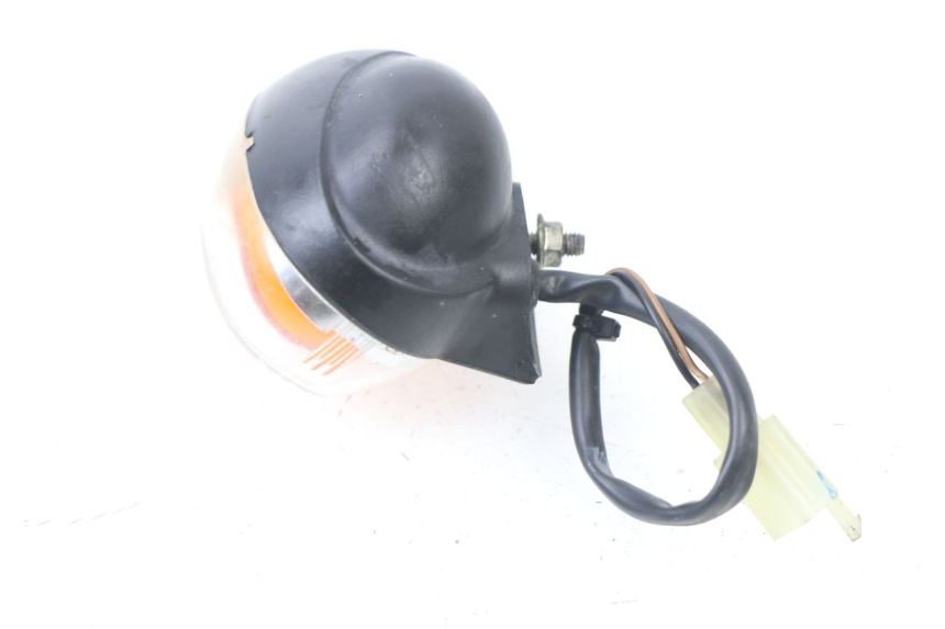 photo de CLIGNOTANT AVANT GAUCHE YAMAHA BW'S 50 (2004 - 2017) - Autre angle de vue