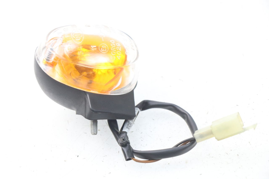 photo de CLIGNOTANT AVANT GAUCHE YAMAHA BW'S 50 (2004 - 2017) - Autre angle de vue