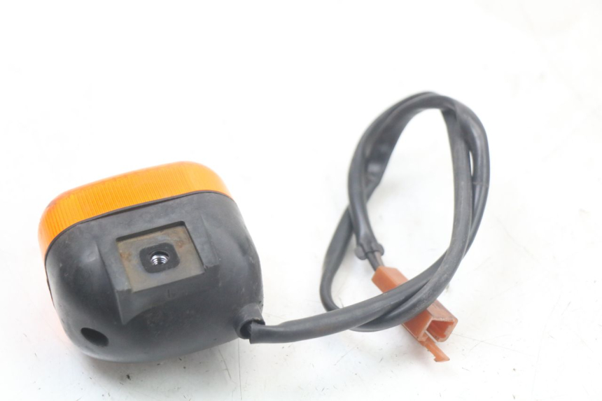 photo de CLIGNOTANT AVANT GAUCHE YAMAHA BW'S BWS 125 (2010 - 2013) - Autre angle de vue