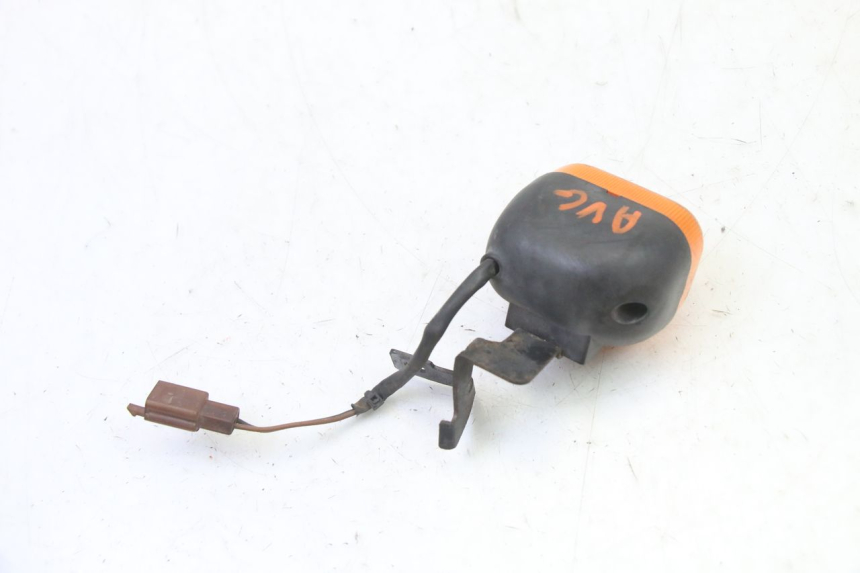 photo de CLIGNOTANT AVANT GAUCHE YAMAHA BW'S 100 (1999 - 2002) - Autre angle de vue