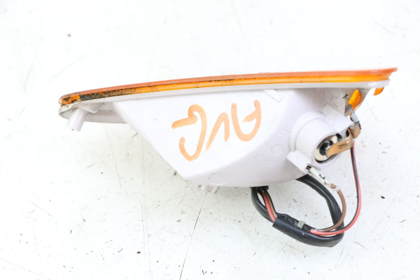 photo de CLIGNOTANT AVANT GAUCHE BMW C1 125 (2000 - 2003) - Autre angle de vue