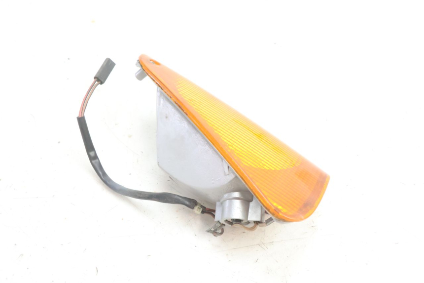 photo de CLIGNOTANT AVANT GAUCHE BMW C1 125 (2000 - 2003) - Détail de la pièce