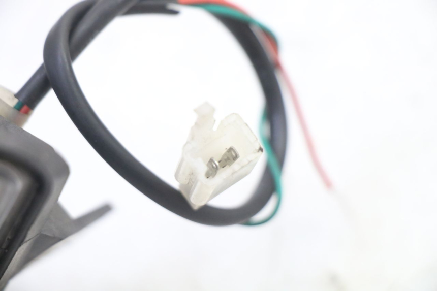 photo de CLIGNOTANT AVANT GAUCHE ORCAL CAVARO 4T 50 (2019 - 2023) - État de surface