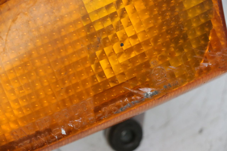 photo de CLIGNOTANT AVANT GAUCHE HONDA CBR F SC25 1000 (1989 - 1992) - Zoom état d’usage