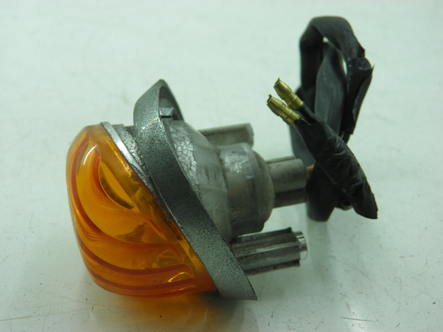 photo de CLIGNOTANT AVANT GAUCHE DAELIM BESBI 125 (2007 - 2008) - Vue principale