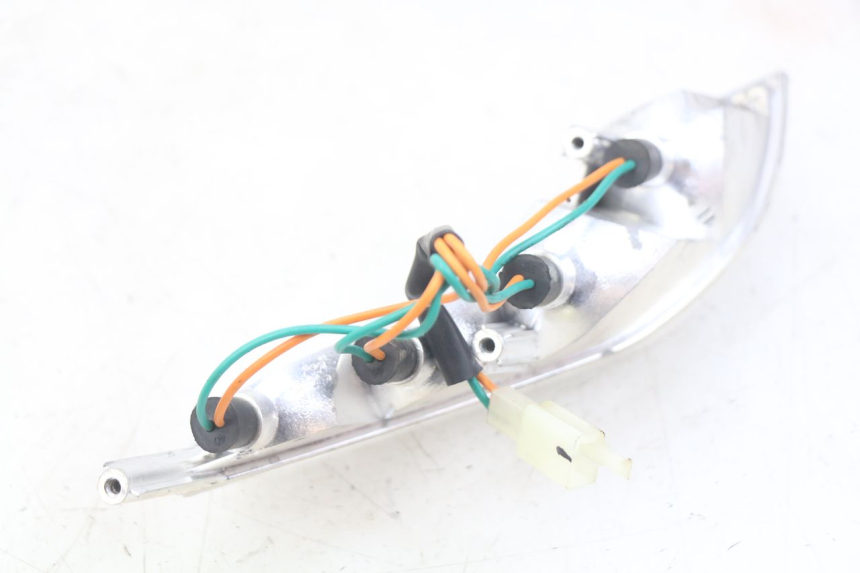 photo de CLIGNOTANT AVANT GAUCHE PEUGEOT E-VIVACITY 1 (2012 - 2018) - Zoom état d’usage