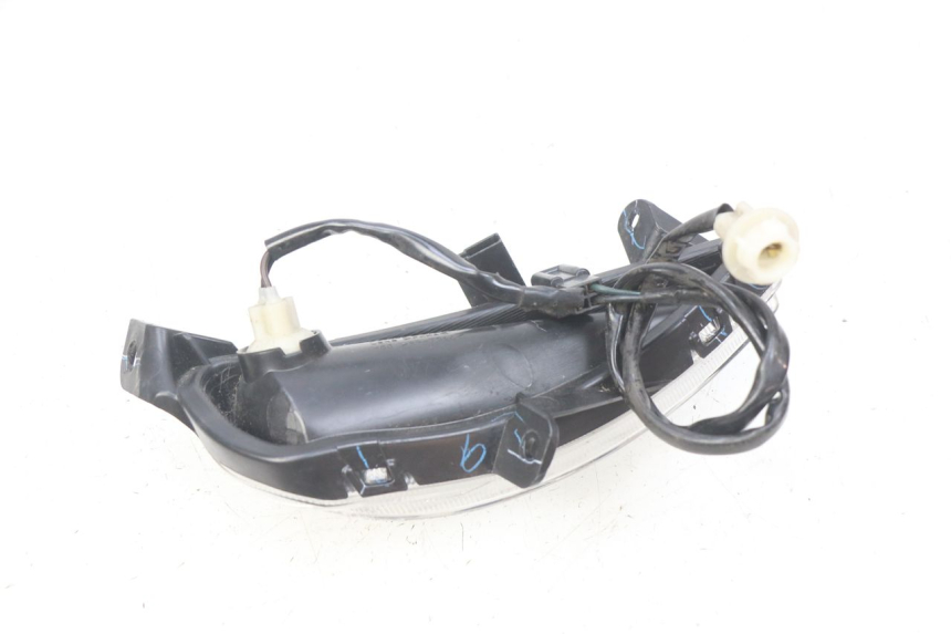 photo de CLIGNOTANT AVANT GAUCHE YAMAHA D'ELIGHT DELIGHT 115 (2013 - 2017) - Gros plan technique