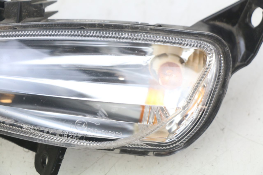 photo de CLIGNOTANT AVANT GAUCHE YAMAHA D'ELIGHT DELIGHT 115 (2013 - 2017) - Marquages et références