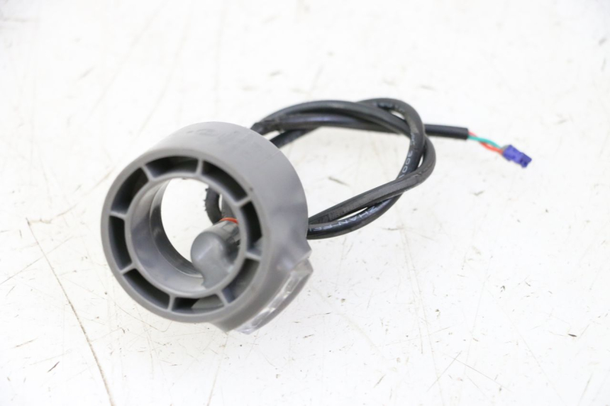 photo de CLIGNOTANT AVANT GAUCHE SEGWAY NINEBOT F65I 1 - Détail de la pièce