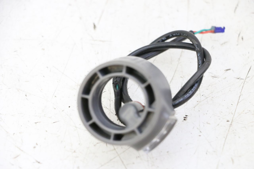 photo de CLIGNOTANT AVANT GAUCHE SEGWAY NINEBOT F65I 1 - Autre angle de vue