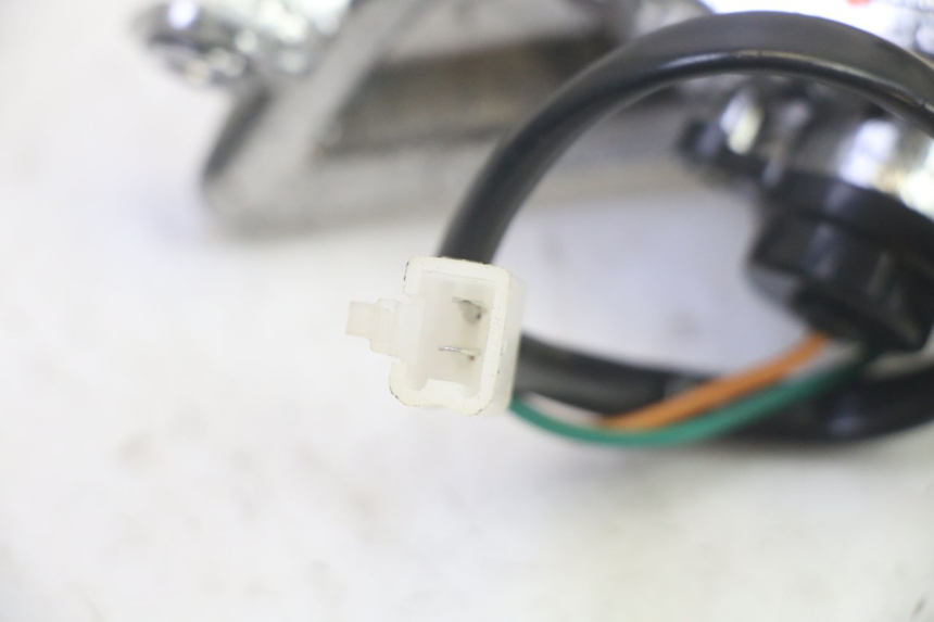 photo de CLIGNOTANT AVANT GAUCHE BTC FELICE SPORT 50 - Autre angle de vue