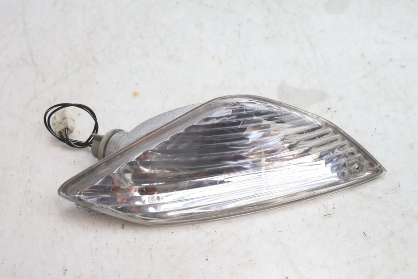 photo de CLIGNOTANT AVANT GAUCHE PIAGGIO FLY 2T 50 (2004 - 2017) - Autre angle de vue
