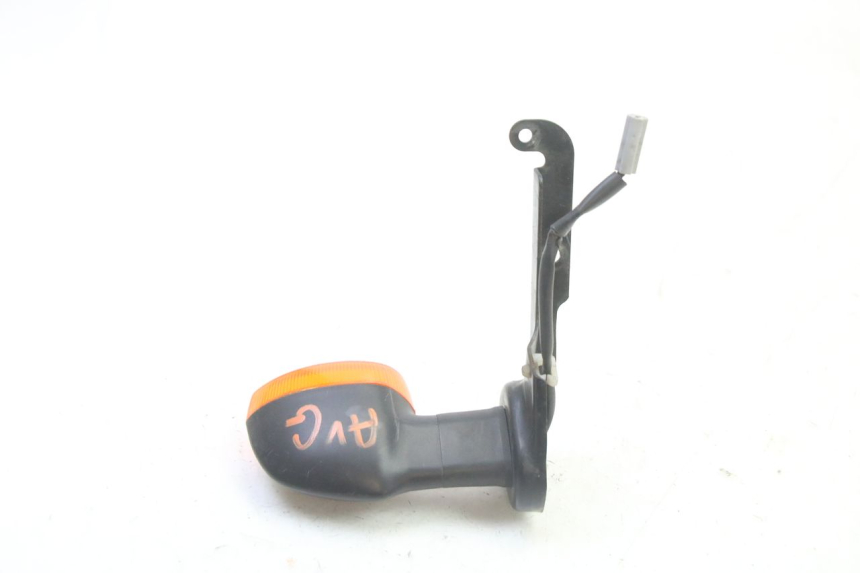 photo de CLIGNOTANT AVANT GAUCHE YAMAHA FZ6 FAZER S2 600 (2007 - 2011) - Autre angle de vue