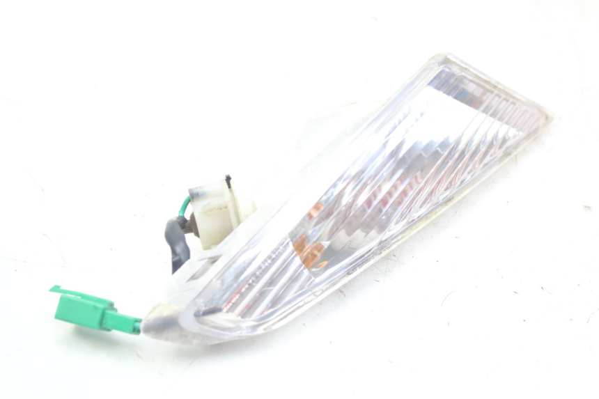 photo de CLIGNOTANT AVANT GAUCHE PEUGEOT GEOPOLIS RS 125 (2007 - 2009) - Gros plan technique