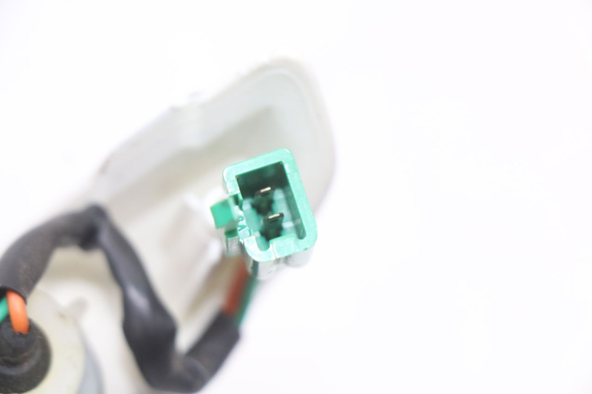 photo de CLIGNOTANT AVANT GAUCHE PEUGEOT GEOPOLIS RS 125 (2007 - 2009) - Points de fixation