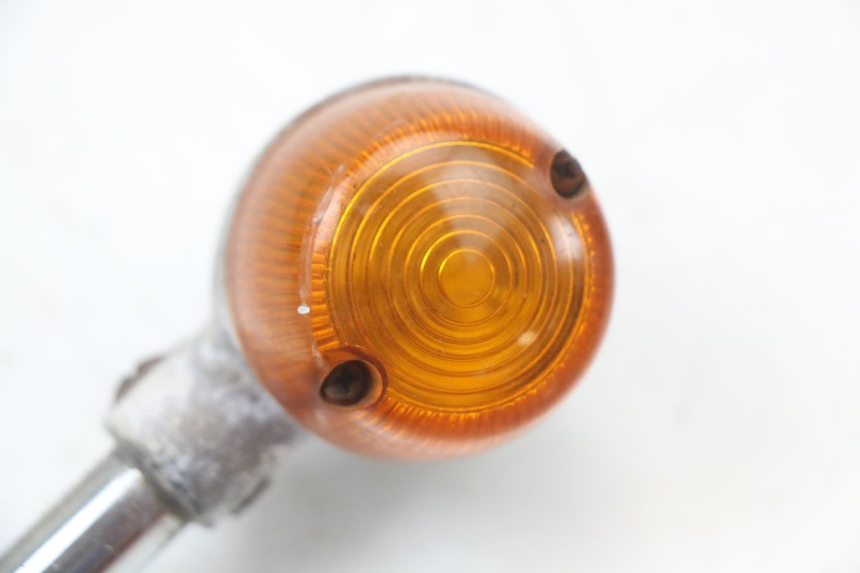 photo de CLIGNOTANT AVANT GAUCHE SUZUKI GN 125 (1997 - 2000) - Zoom état d’usage