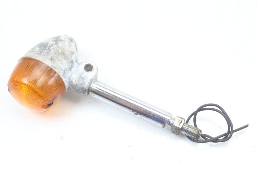 photo de CLIGNOTANT AVANT GAUCHE SUZUKI GN 125 (1997 - 2000) - Vue d’ensemble