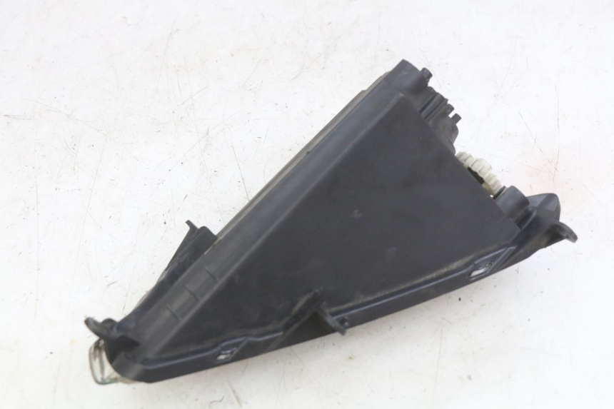 photo de CLIGNOTANT AVANT GAUCHE SYM GTS EFI 125 (2012 - 2016) - Autre angle de vue