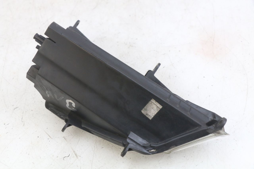 photo de CLIGNOTANT AVANT GAUCHE SYM GTS EFI 125 (2012 - 2016) - Gros plan technique